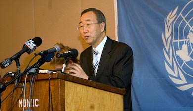 Lors d'une conférence de presse à Kinshasa ce samedi 27 janvier 2007, le Secrétaire général de l'ONU a donné ses impressions sur le processus politique en cours et il a souligné le «progrès remarquable» accomplis par la RDC l'année dernière, dans son chemin vers la démocratie.